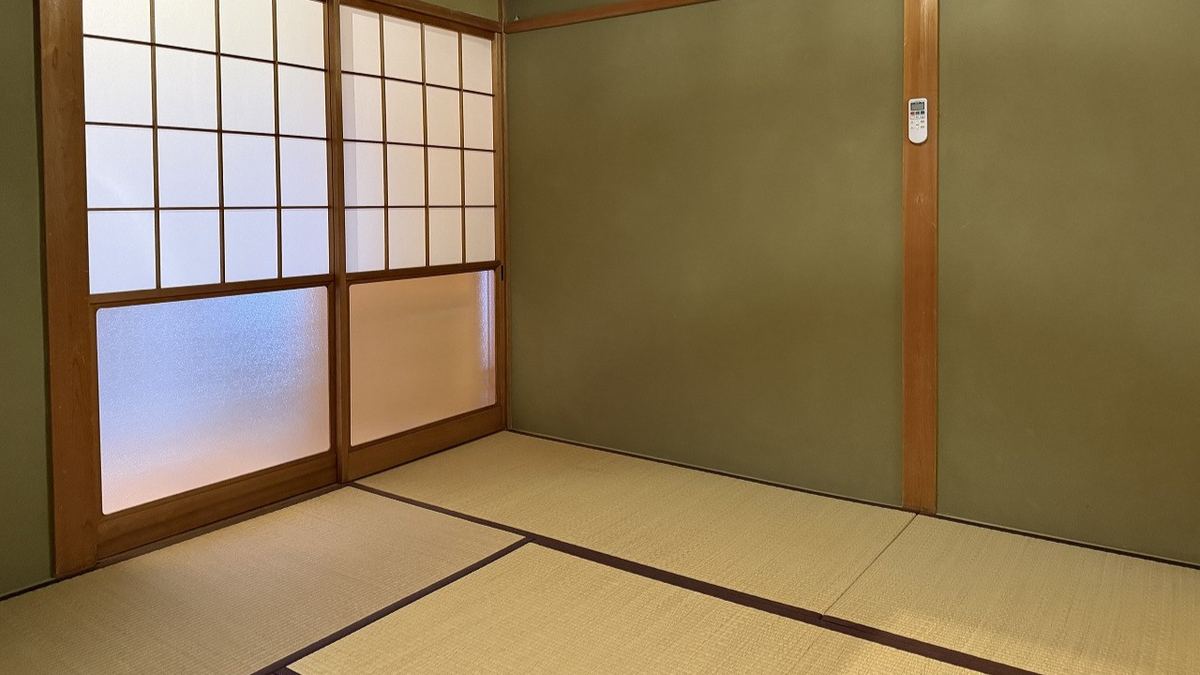 A tatami room upstairs